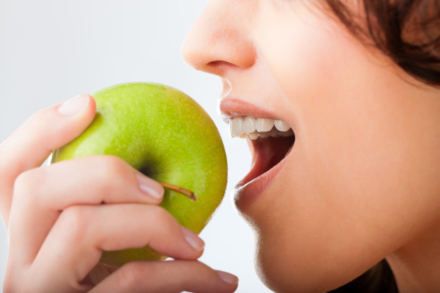 Healthy snacks for your teeth | Shake off lockdown bad habits